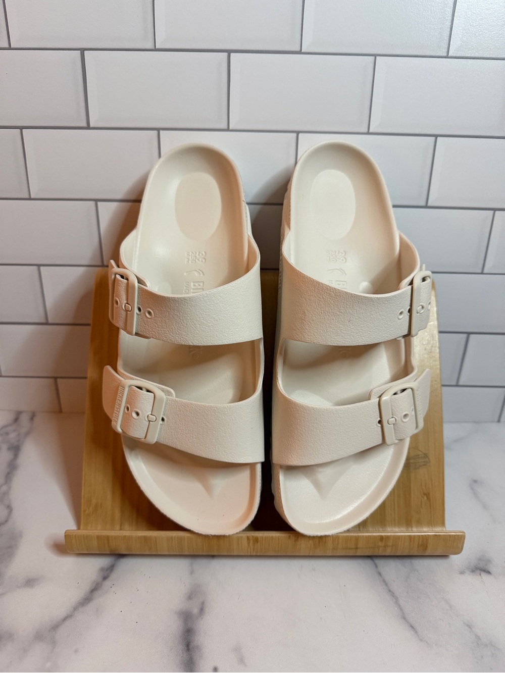 Birkenstock Arizona Essentials EVA Eggshell Off-White Sandals Size 39 NWOB